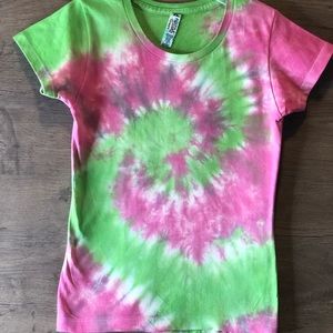 Girls size M(7-8), tie dye T-shirt.